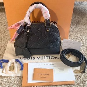 chanel reissue 226 black